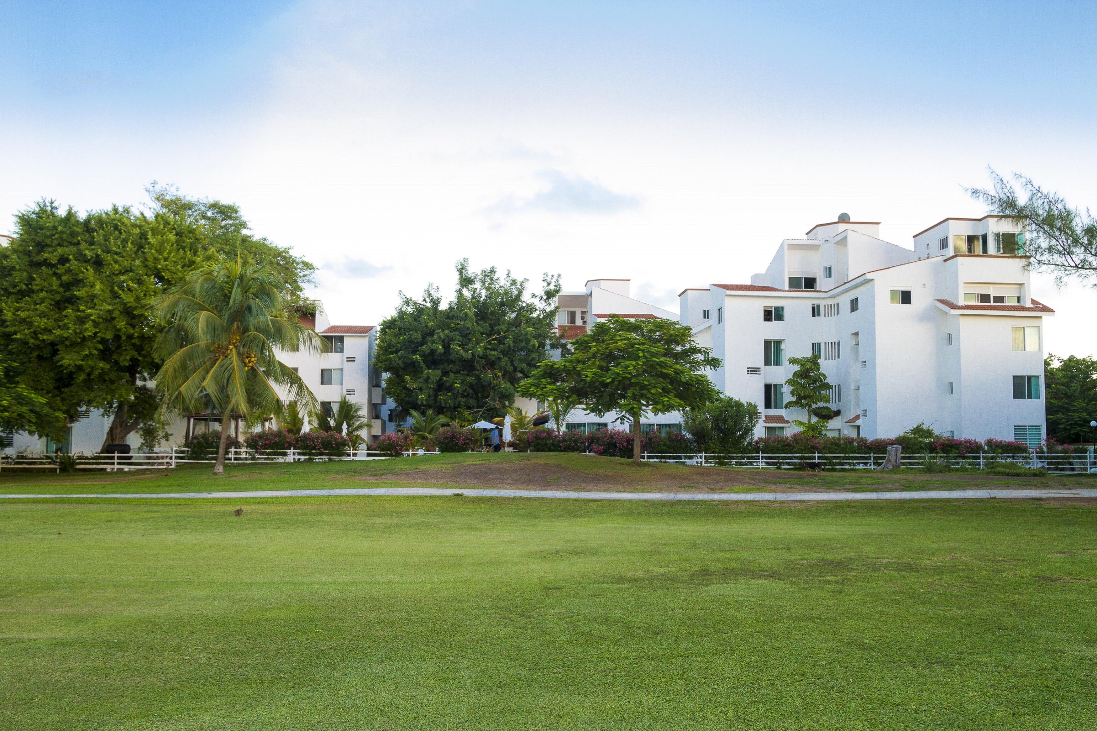 Las Gaviotas Hotel & Suites Cancún Extérieur photo