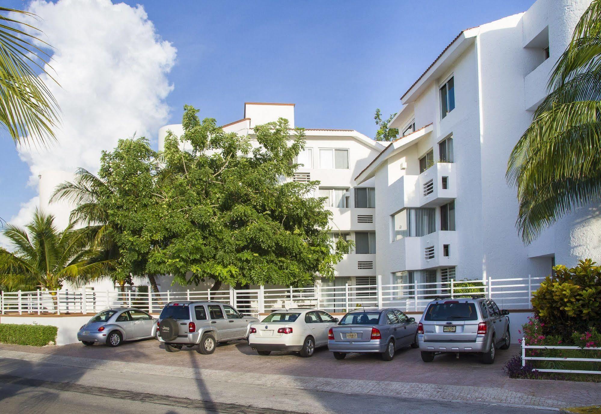 Las Gaviotas Hotel & Suites Cancún Extérieur photo